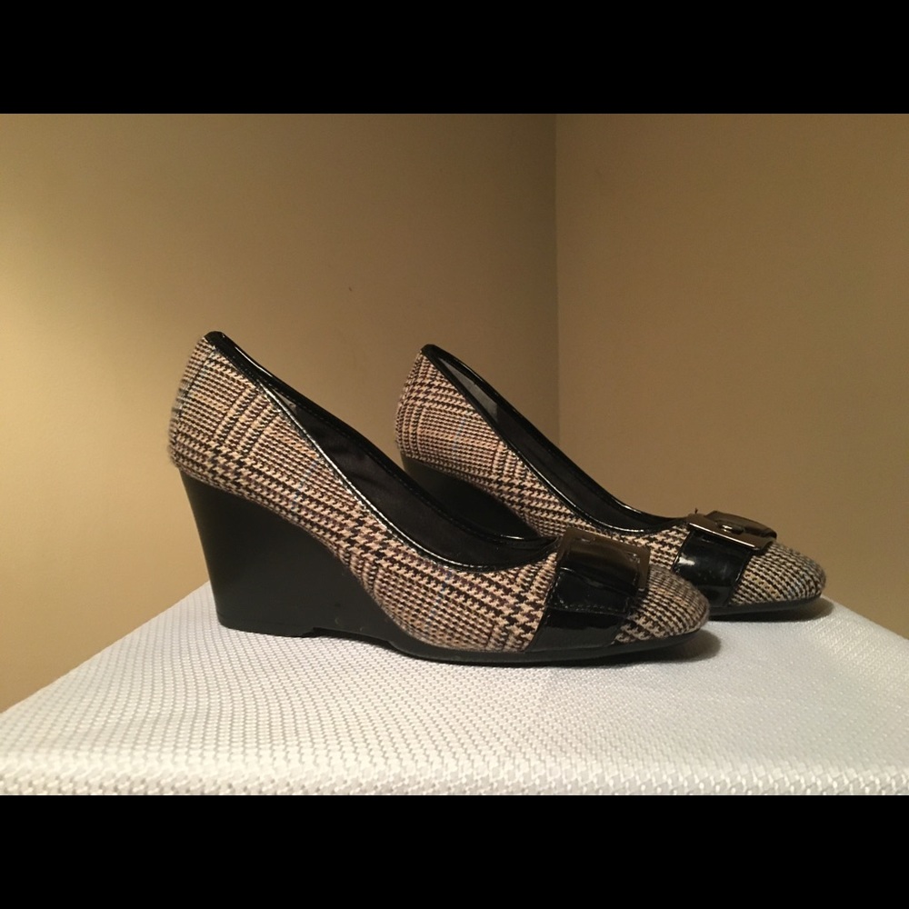 Fun Wedge Size 8
